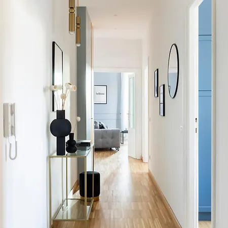 Ych-charming Near San Giovanni *