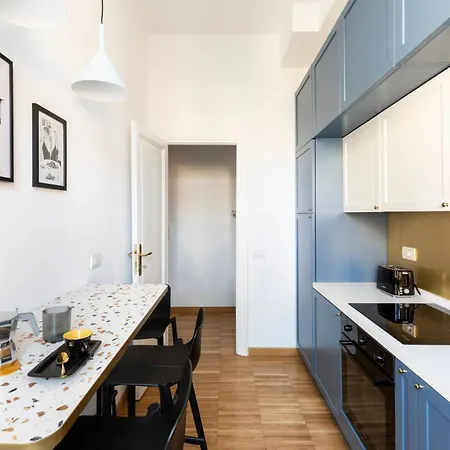 Ych-charming Near San Giovanni Apartment *