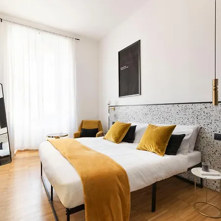 Ych-charming Near San Giovanni *