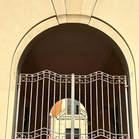 Ych-charming Near San Giovanni * Rom